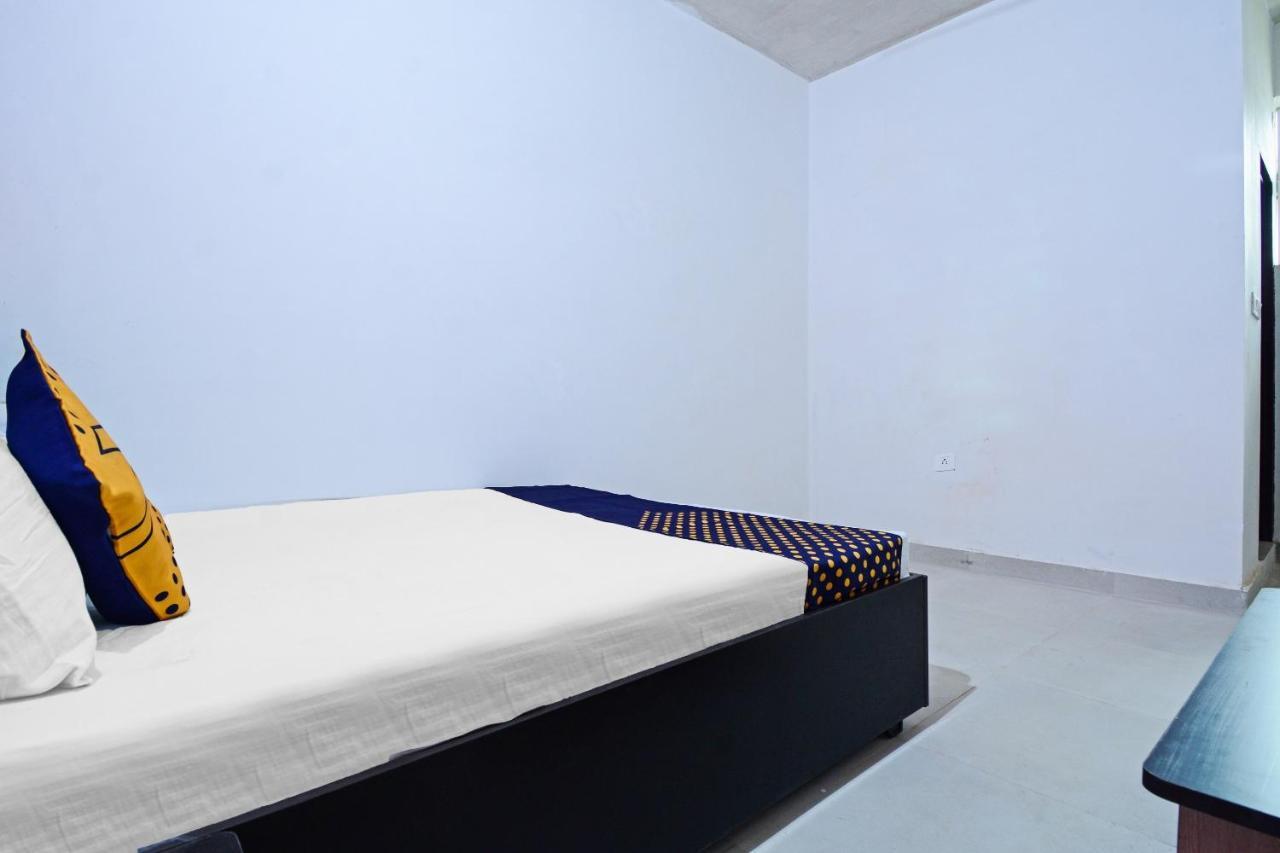 Oyo Flagship 81000 Shanti Palace 2*