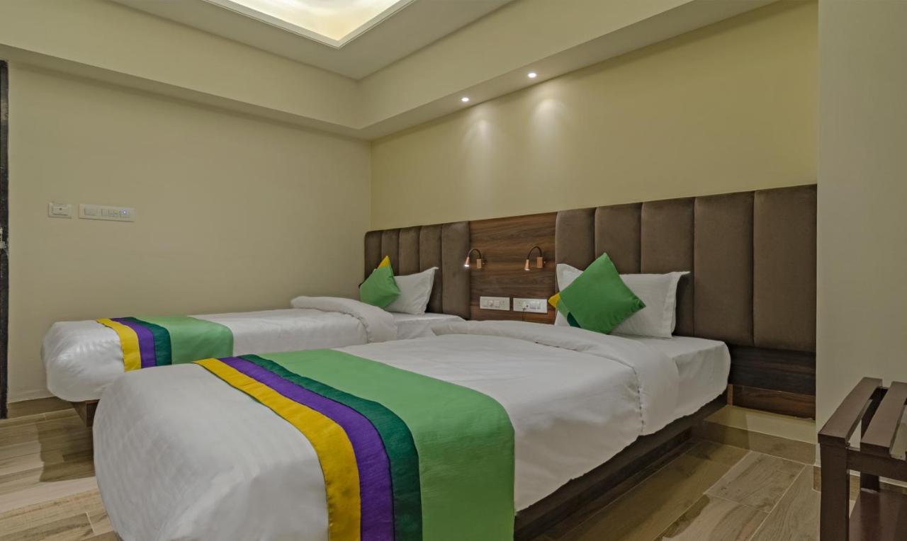 Treebo Pink Grand Hotel 3*