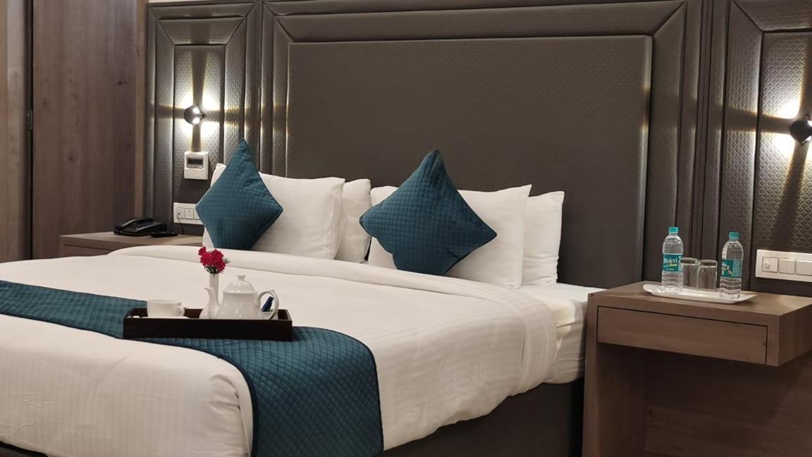 Shubh Hotel 3*