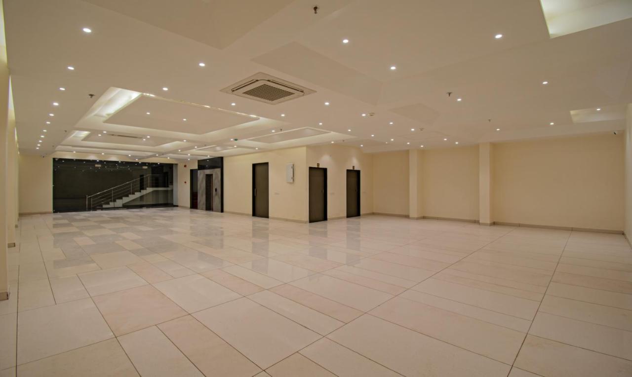 Treebo Pink Grand Hotel 3*