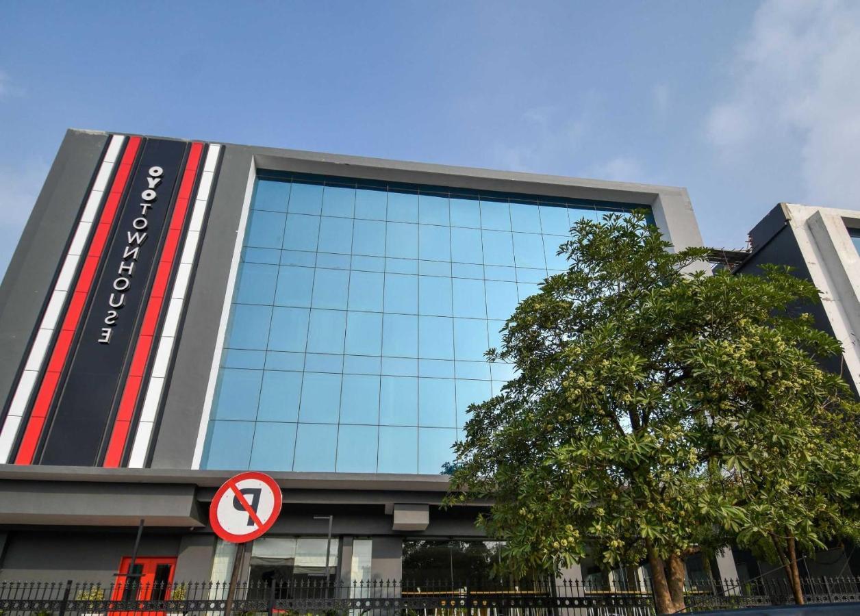 Hotel Townhouse Kg Estate 4*