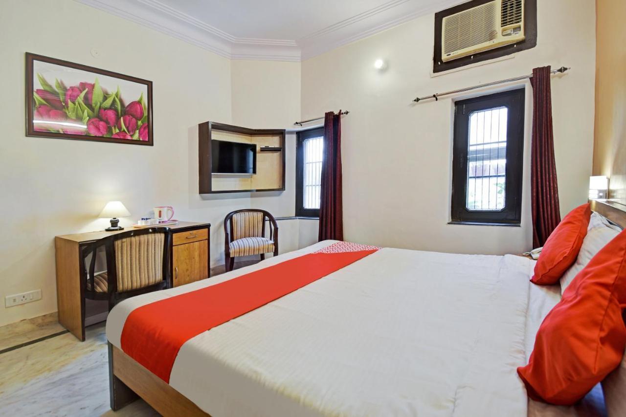 Hotel O 75407 Hawa Sadak 4*