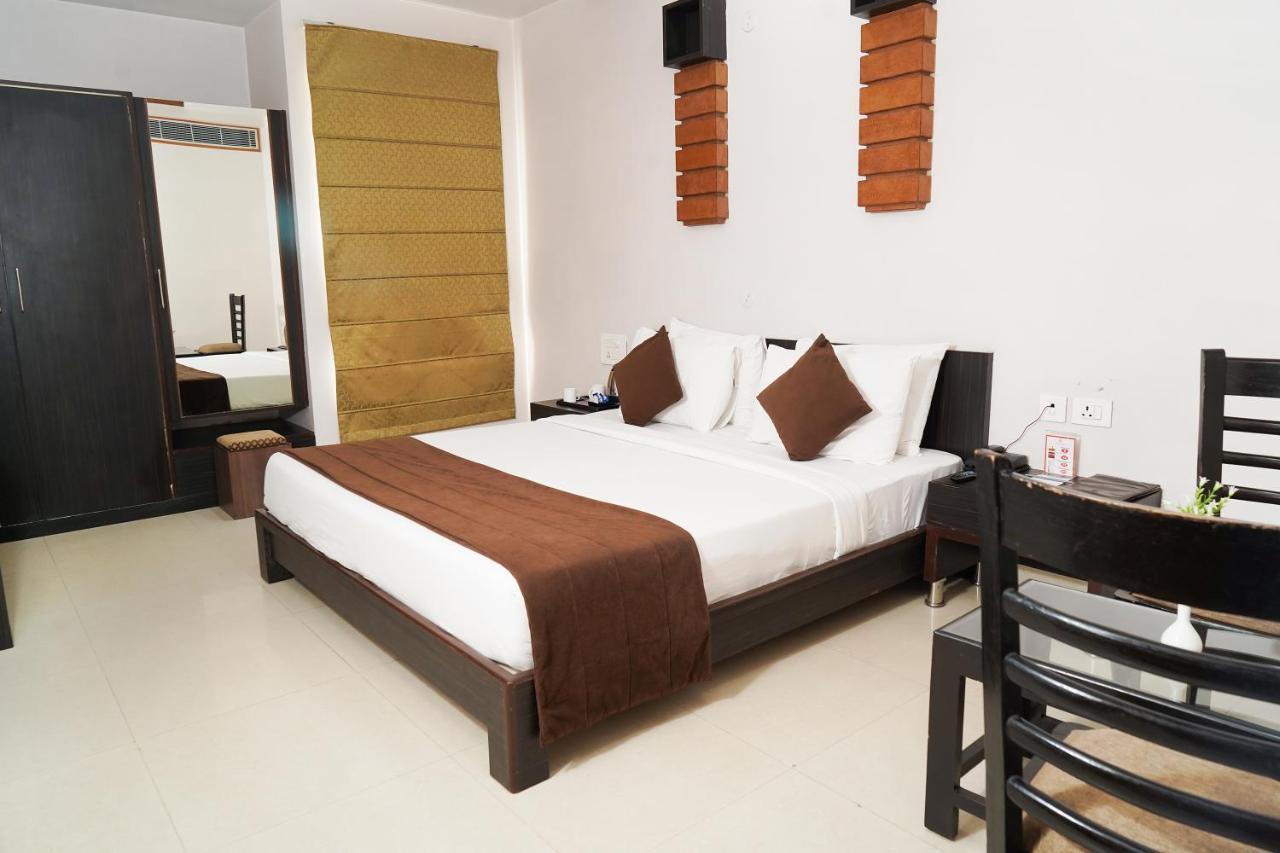 Yash Regency 3*