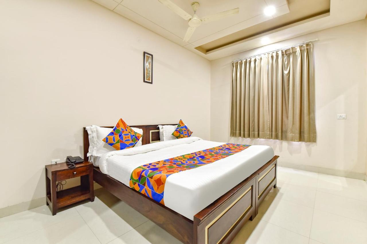 Fabhotel Gurukripa Hotel