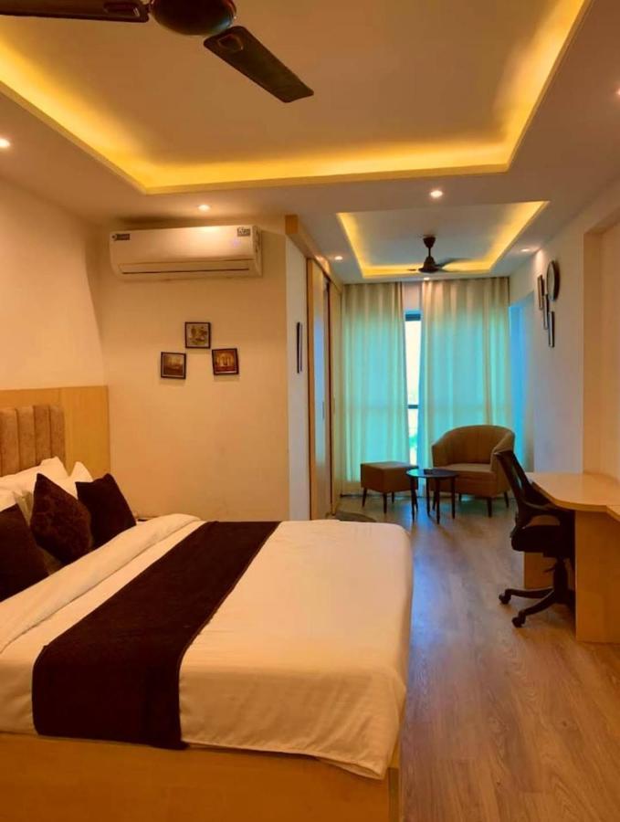 The Grand Studio And Suites Apartment