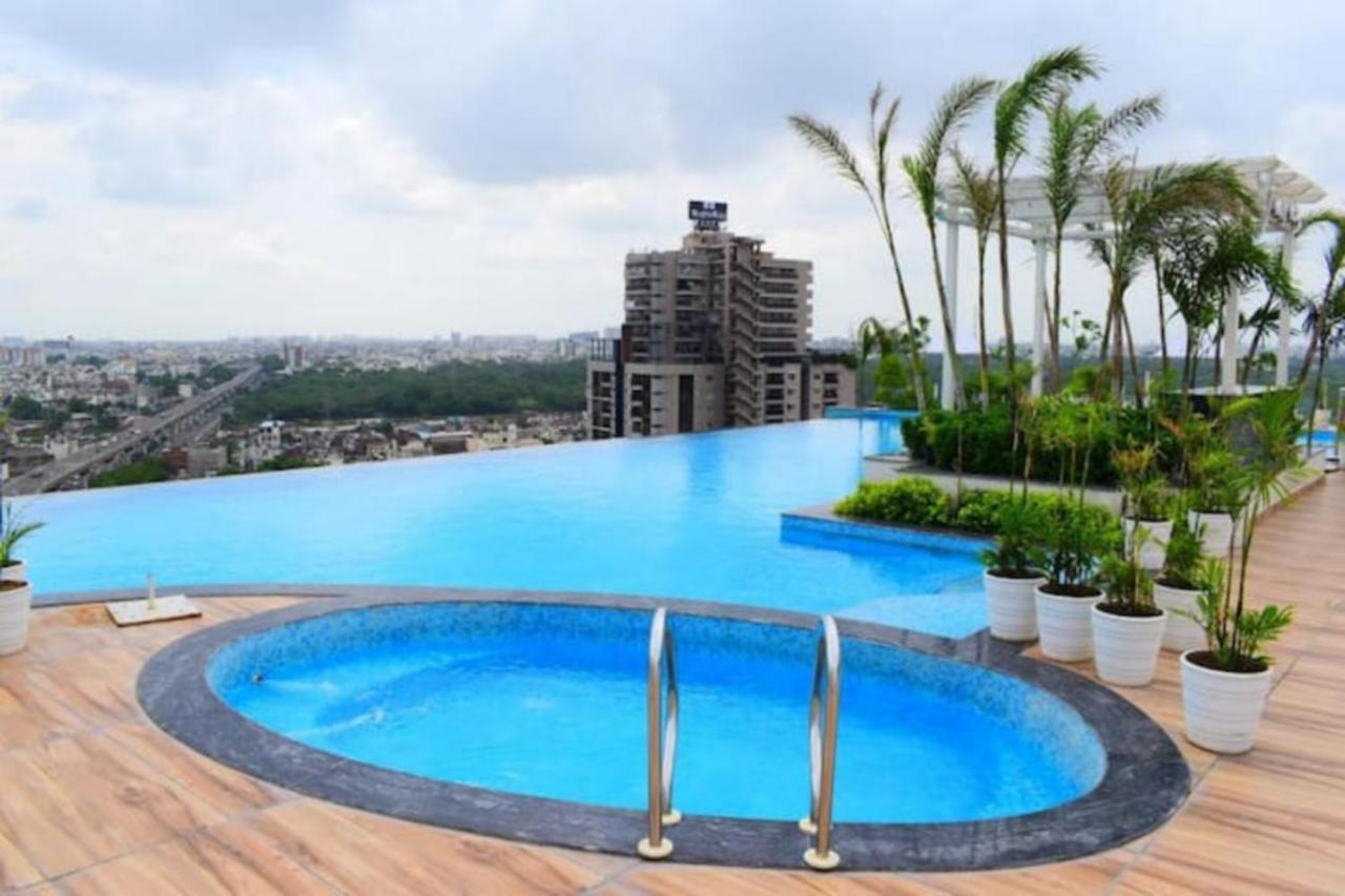 The Grand Studio And Suites Apartment *
