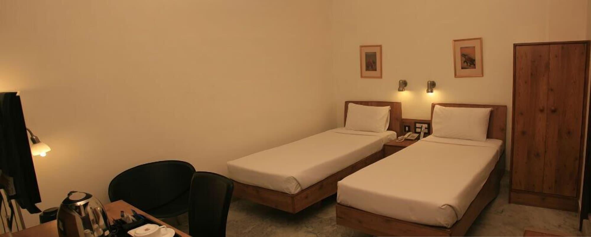 Hotel Yulia- Le