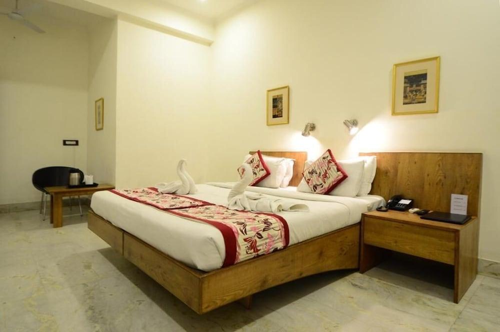 Hotel Yulia- Le 3*