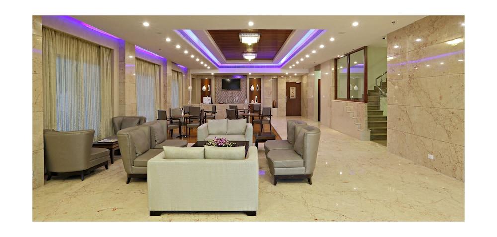 Regenta Jal Mahal, 4*