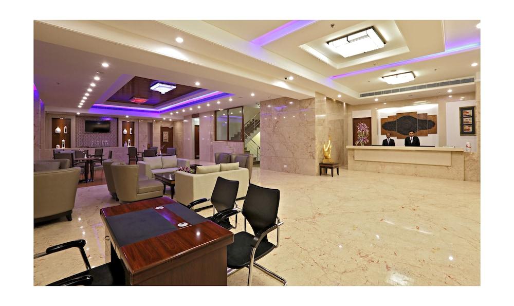 Hotel Regenta Jal Mahal, 4*