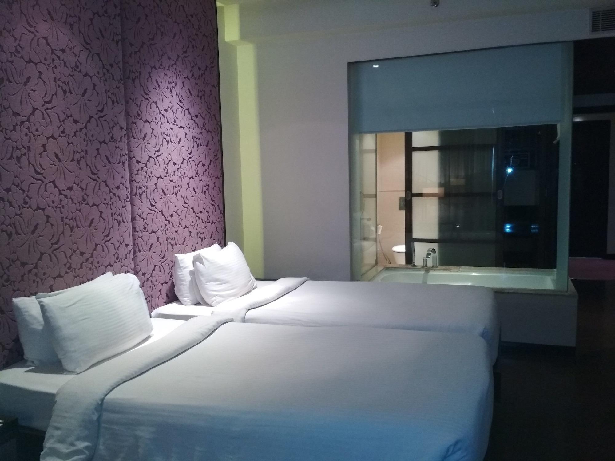 Hotel Royal Orchid Jaipur, Tonk Road 5*