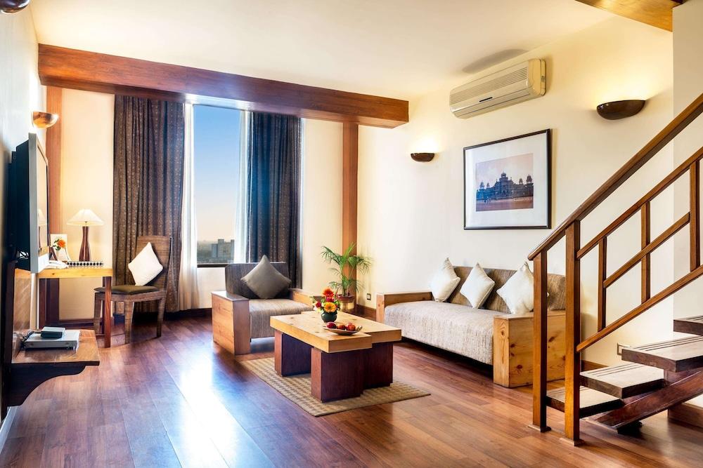 Clarks Amer Hotel