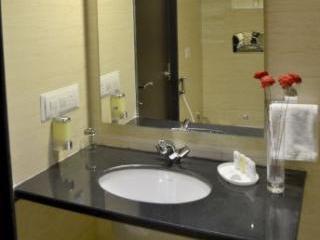 Hotel Raya 3*