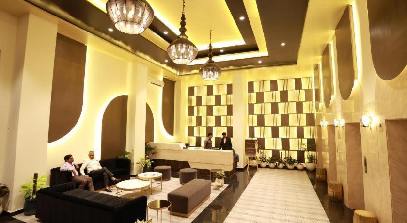 Aaj Studio Apt By Grand Anukampa With Pool Apartment *