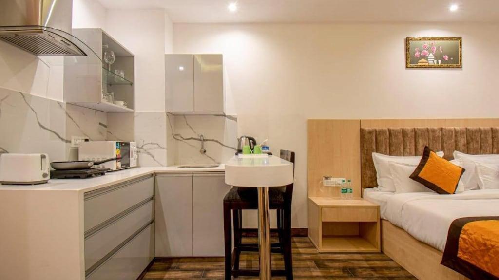Aaj Studio Apt By Grand Anukampa With Pool Apartment
