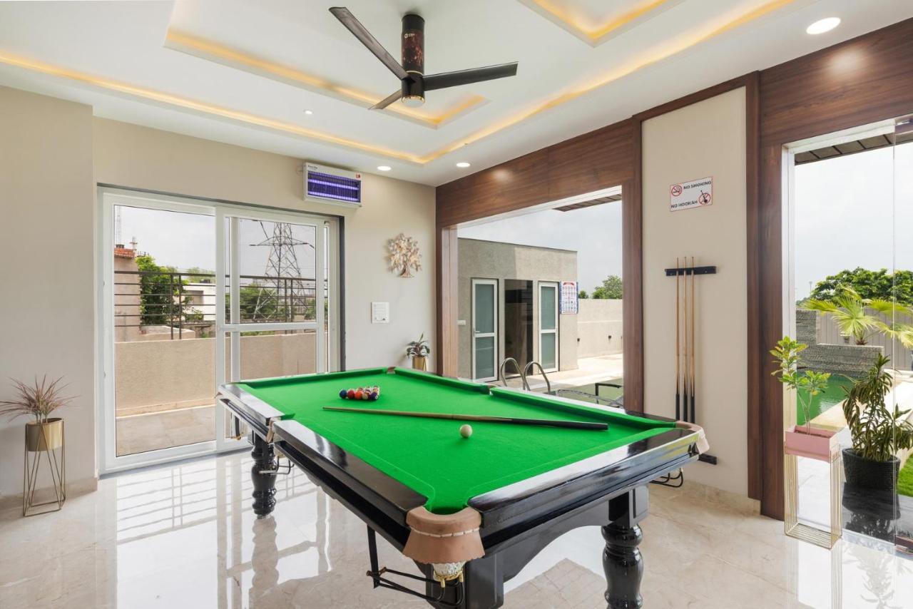 Villa Stayvista's The Rose Gold - City-center With Private Pool, Games & Kids Zone