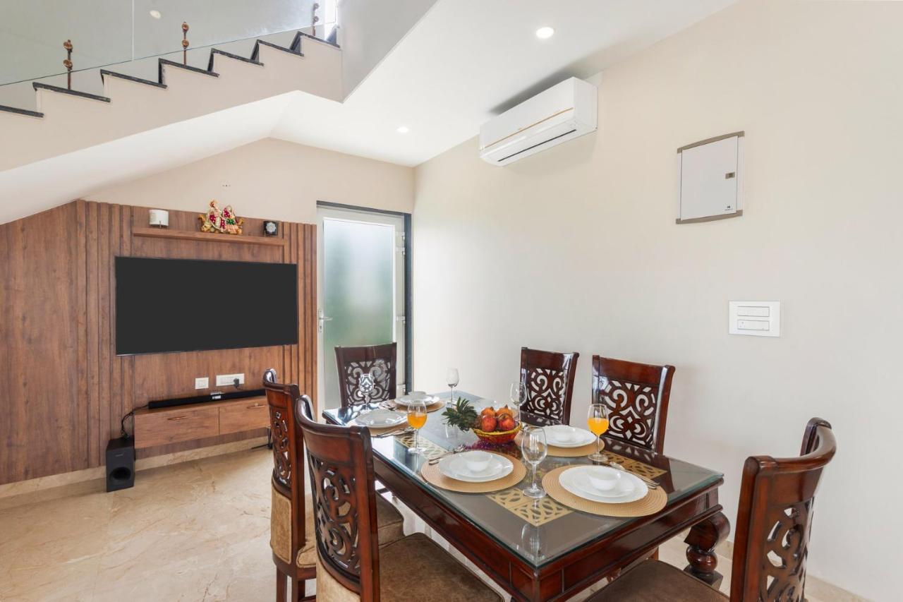 Stayvista's The Rose Gold - City-center With Private Pool, Games & Kids Zone