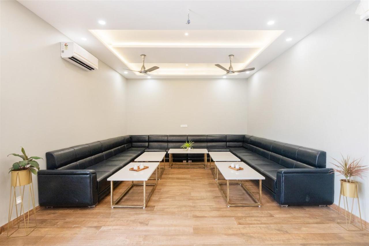 Villa Stayvista's The Rose Gold - City-center With Private Pool, Games & Kids Zone