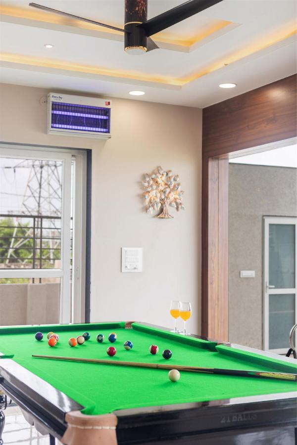 Stayvista's The Rose Gold - City-center With Private Pool, Games & Kids Zone Villa *