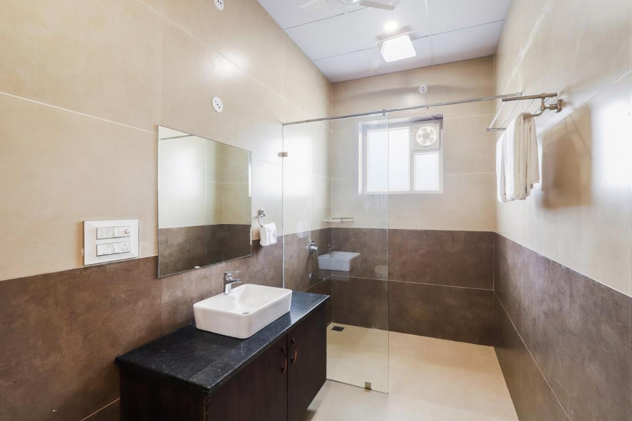 Stayvista's The Rose Gold - City-center With Private Pool, Games & Kids Zone Villa *