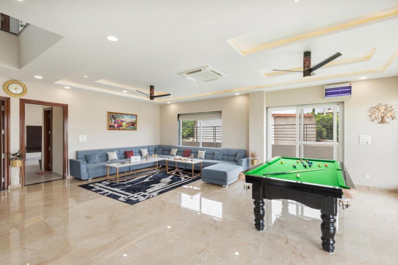 Villa Stayvista's The Rose Gold - City-center With Private Pool, Games & Kids Zone