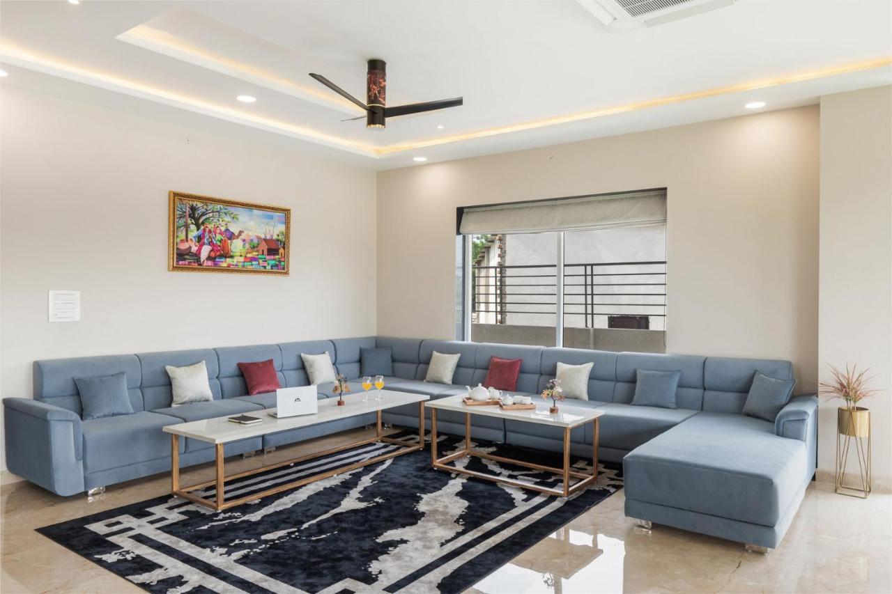 Villa Stayvista's The Rose Gold - City-center With Private Pool, Games & Kids Zone *
