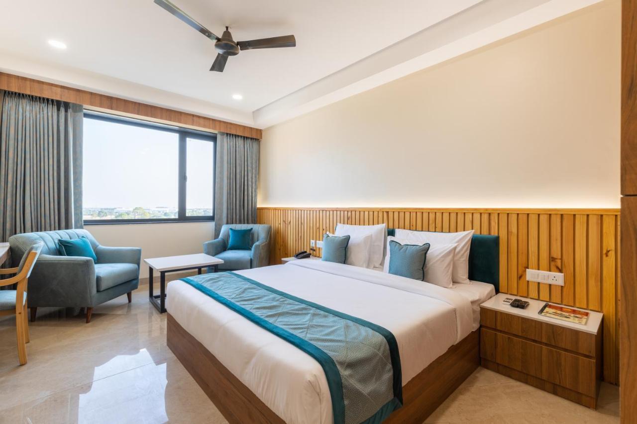 Highway King Bagru Hotel