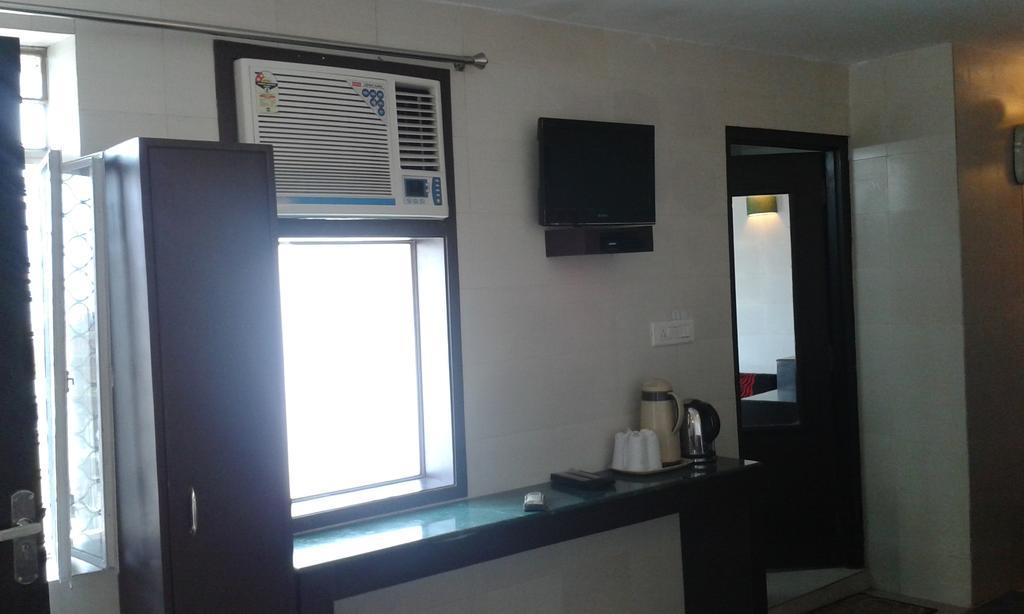 Collection O Krishana Hotel