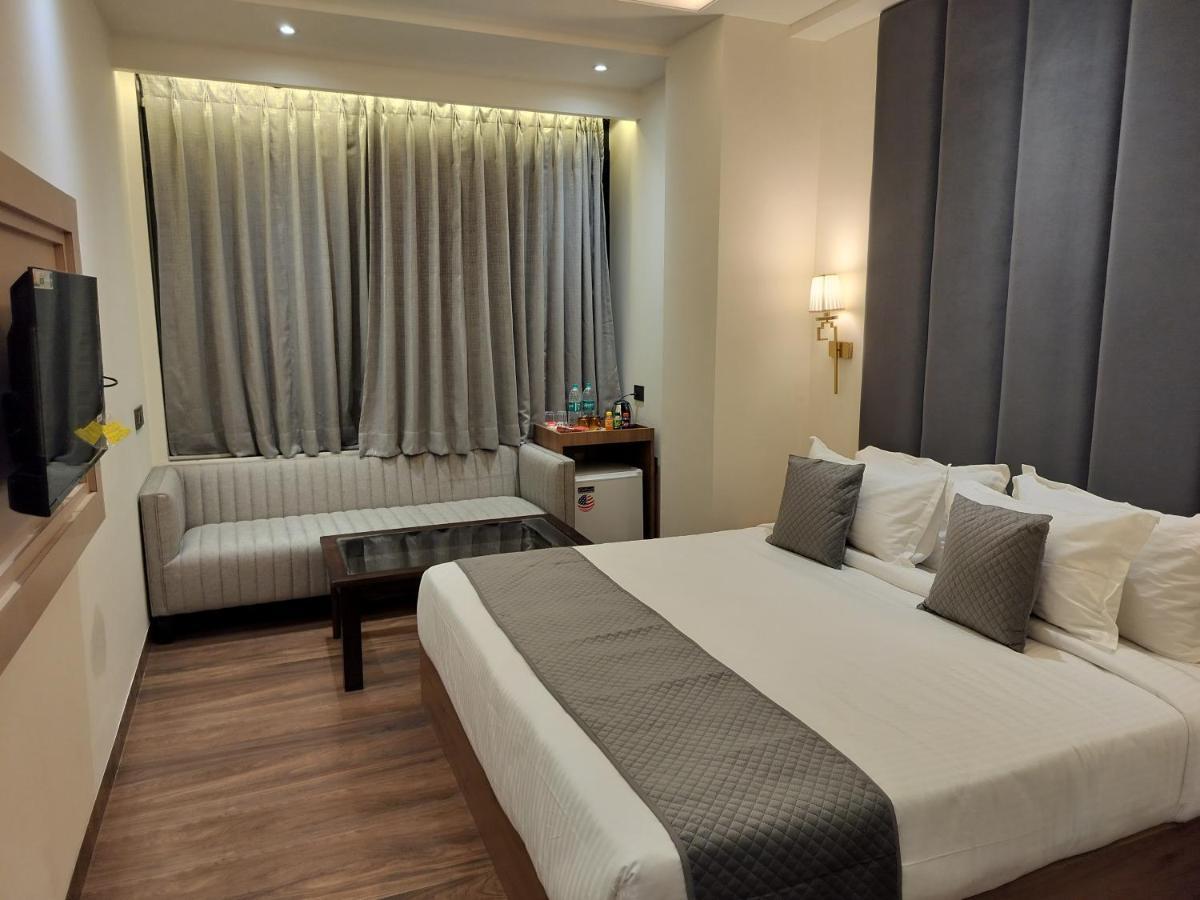 The Hotel 3*