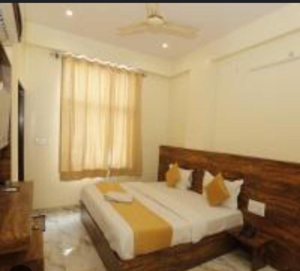 House Of Touristers Hostel *