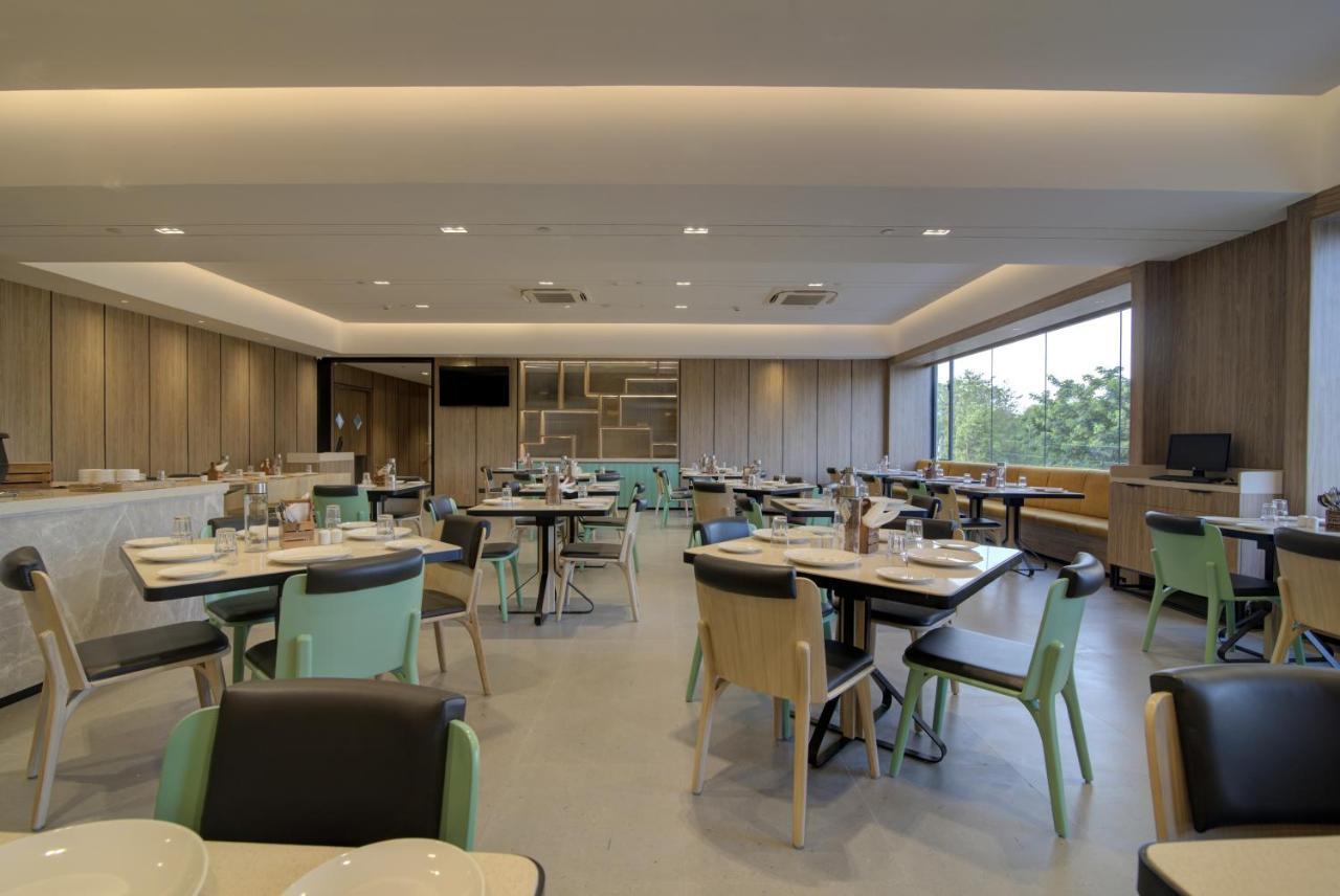 Hotel 7 Apple Pratap Nagar,