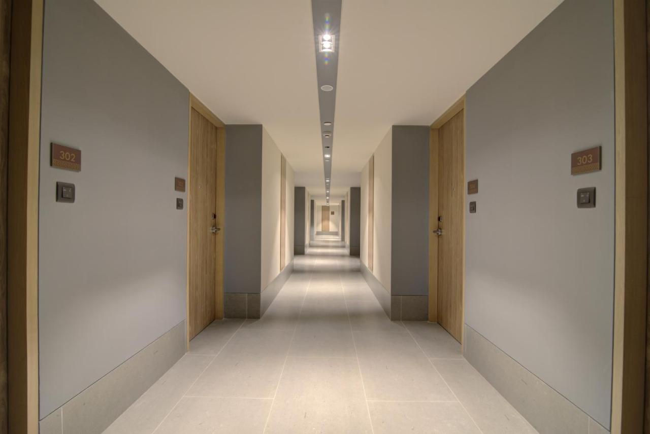 7 Apple Pratap Nagar,