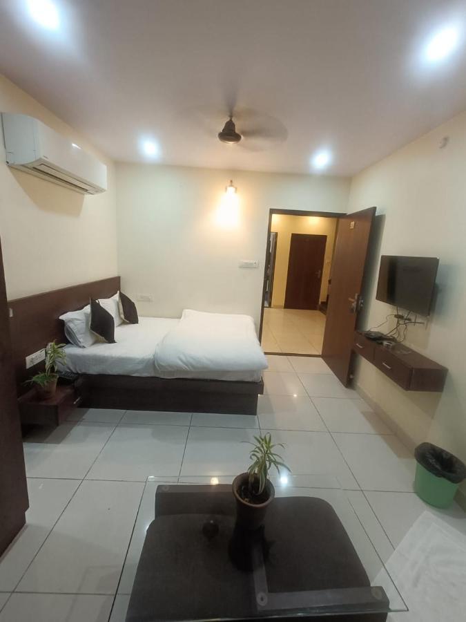 Shree Narayan Palace 2*