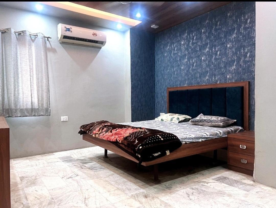 Hostel House Of Touristers *