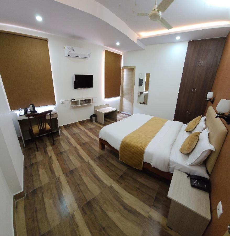 Hotel Pink Vista *