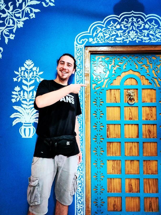 House Of Touristers Hostel *