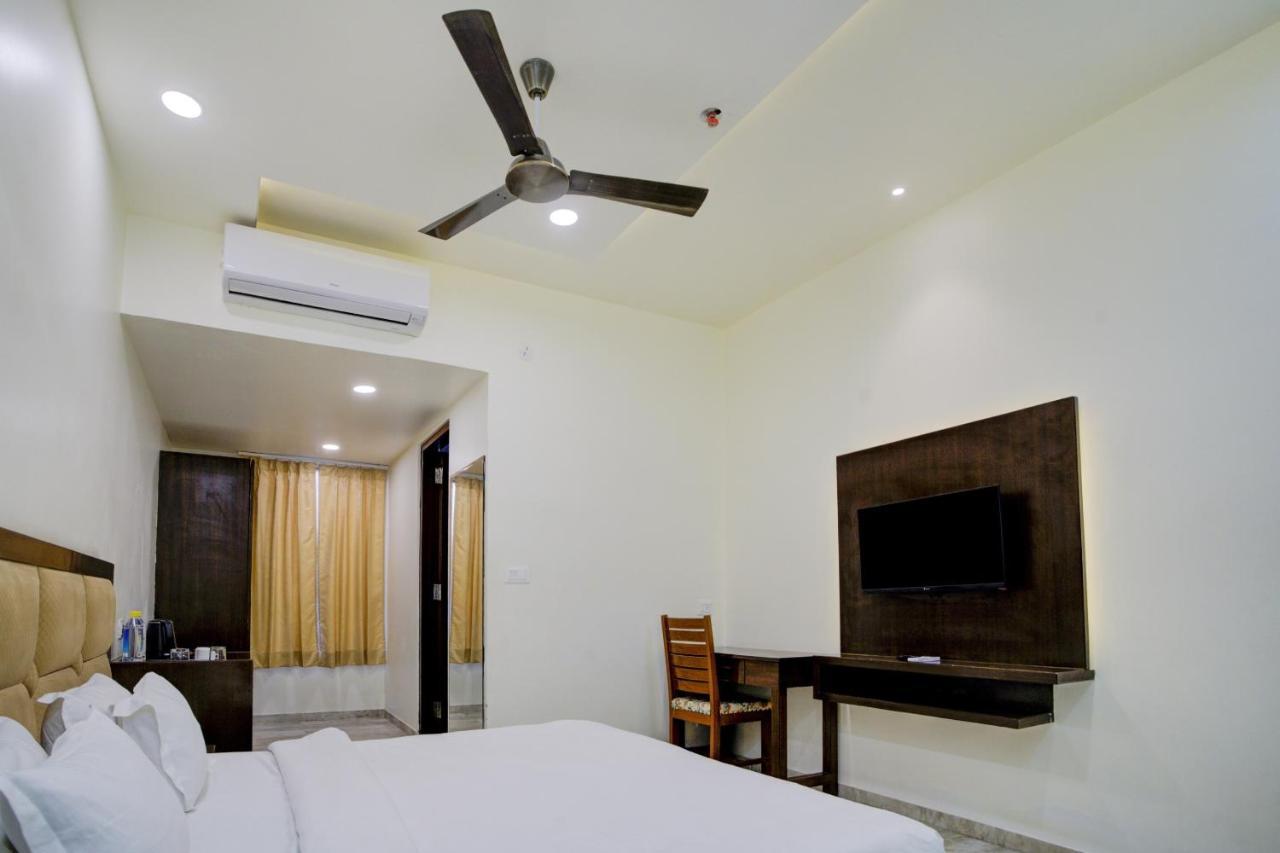 Palette - Madhogarh 2*
