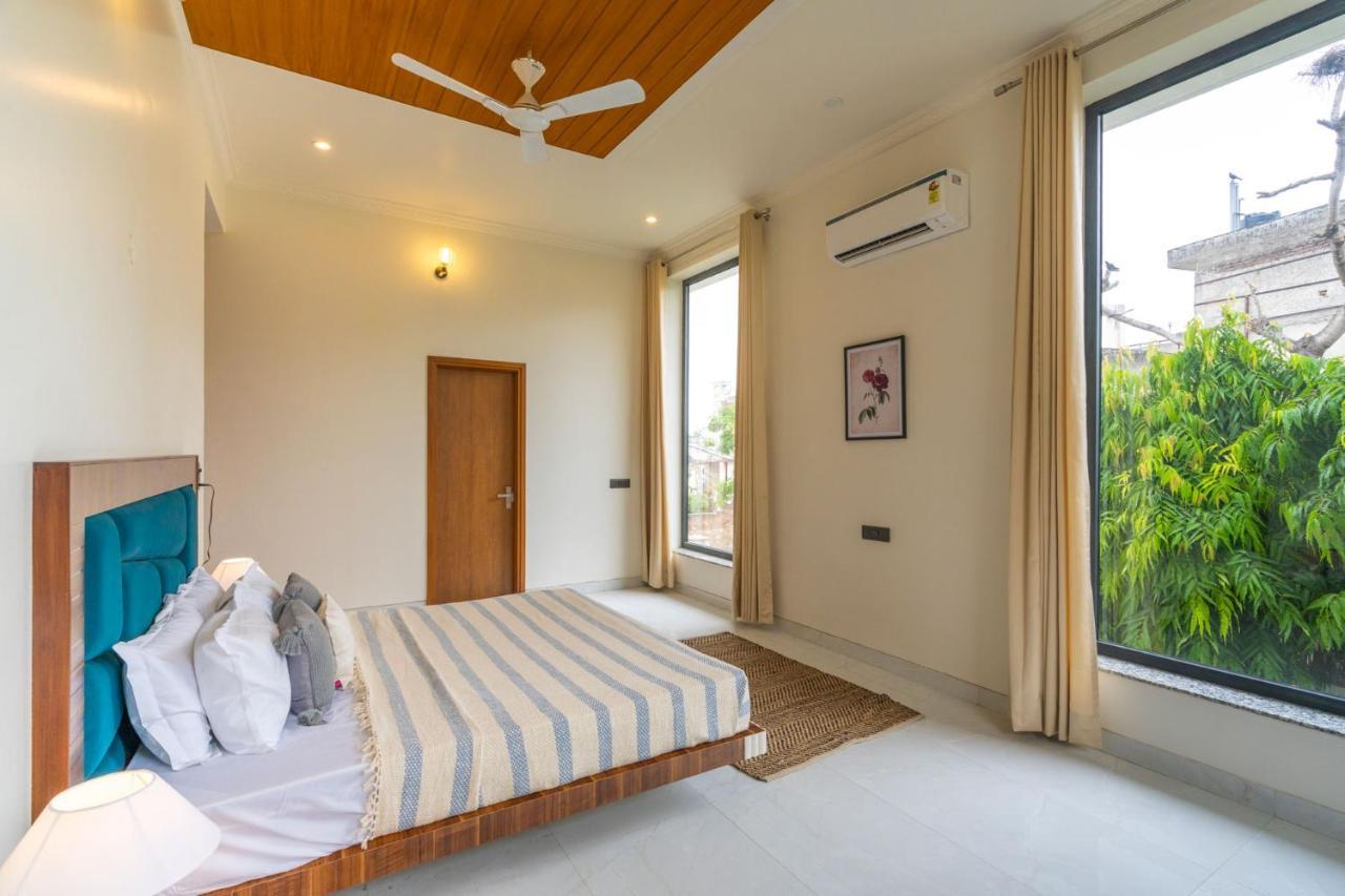 Villa Stayvista's The Tree House - City-center With Outdoor Pool, Spacious Balconies & Vast Lawn Jaipur