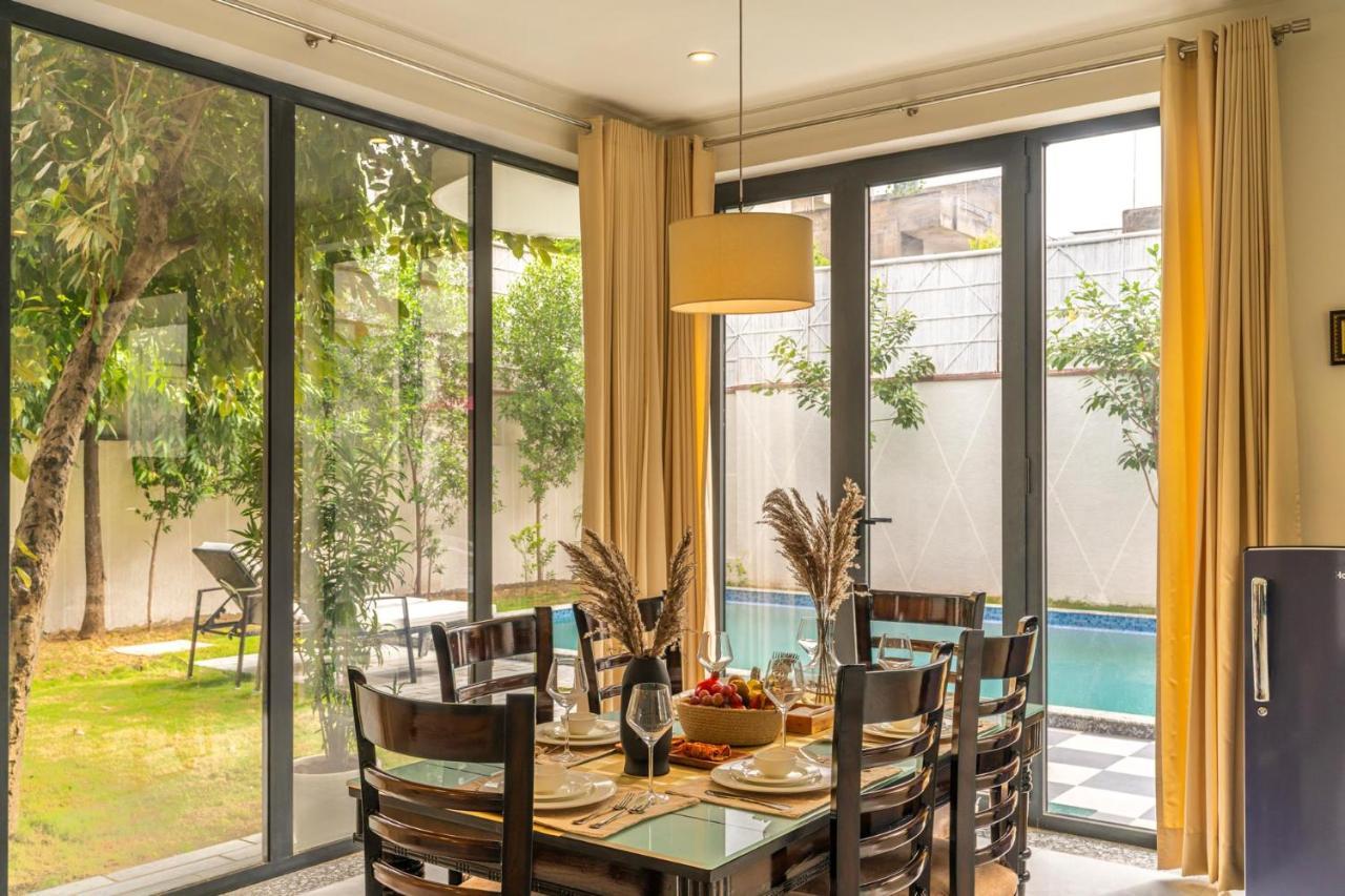 Stayvista's The Tree House - City-center With Outdoor Pool, Spacious Balconies & Vast Lawn Villa