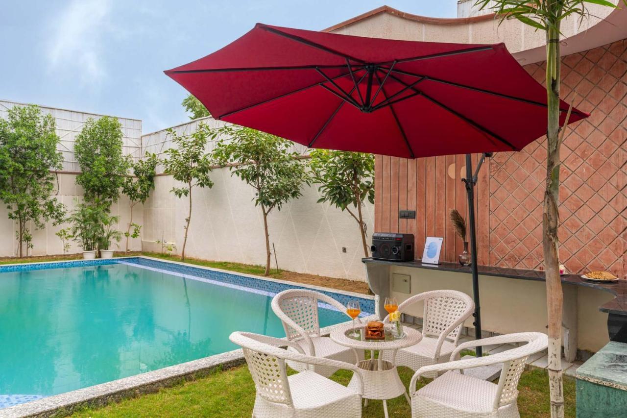 Stayvista's The Tree House - City-center With Outdoor Pool, Spacious Balconies & Vast Lawn * Jaipur