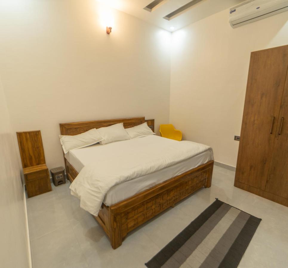800 Yards Farmhouse Villa Jaipur