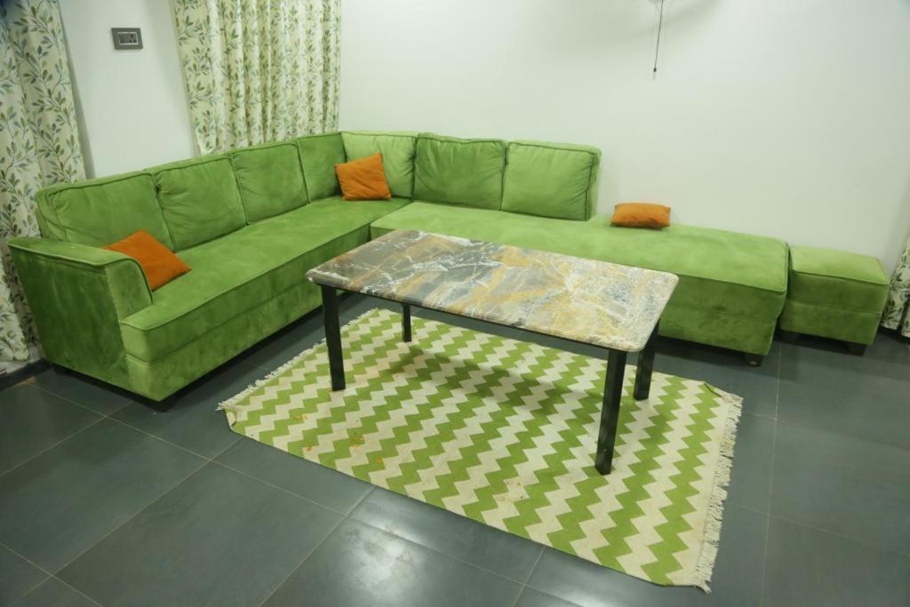 800 Yards Farmhouse Villa Jaipur
