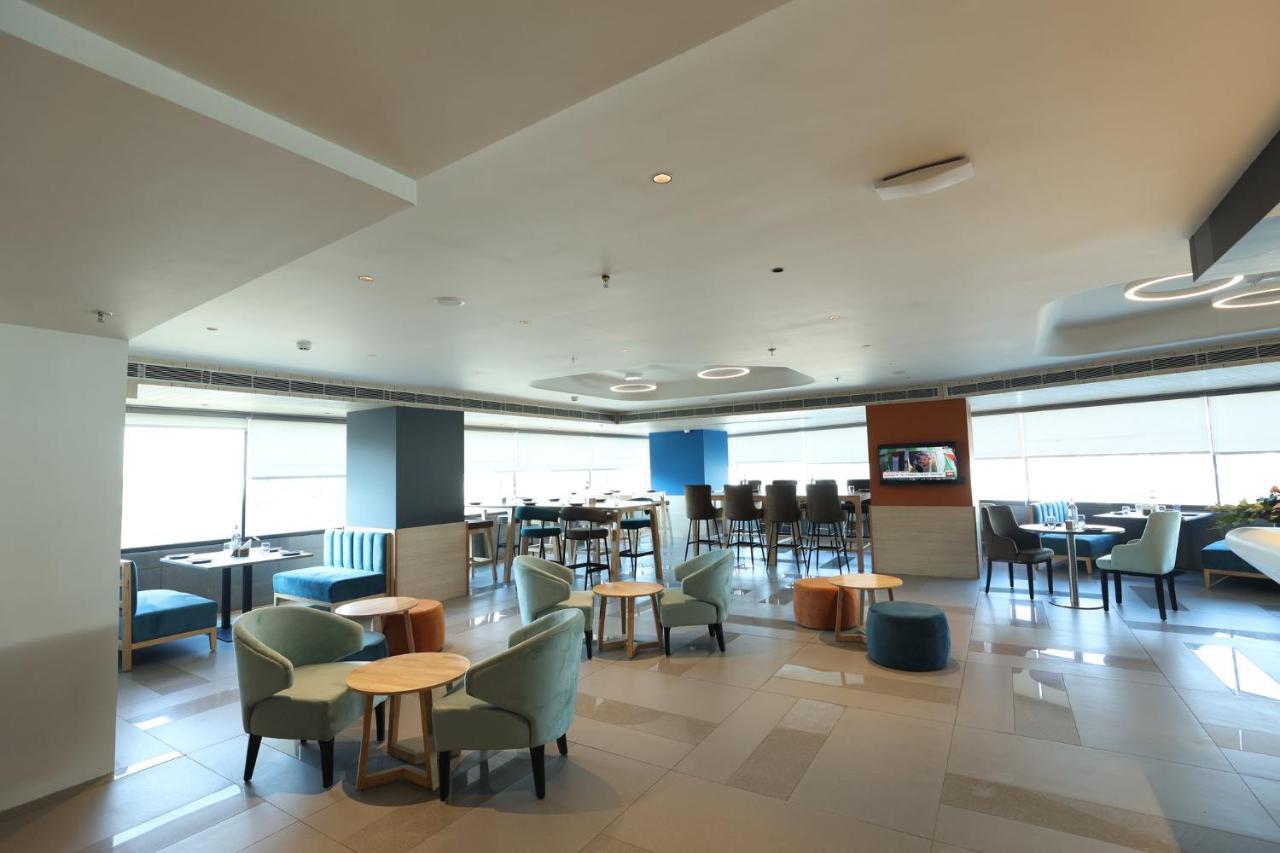 Express & Gopalpura Hotel 4*