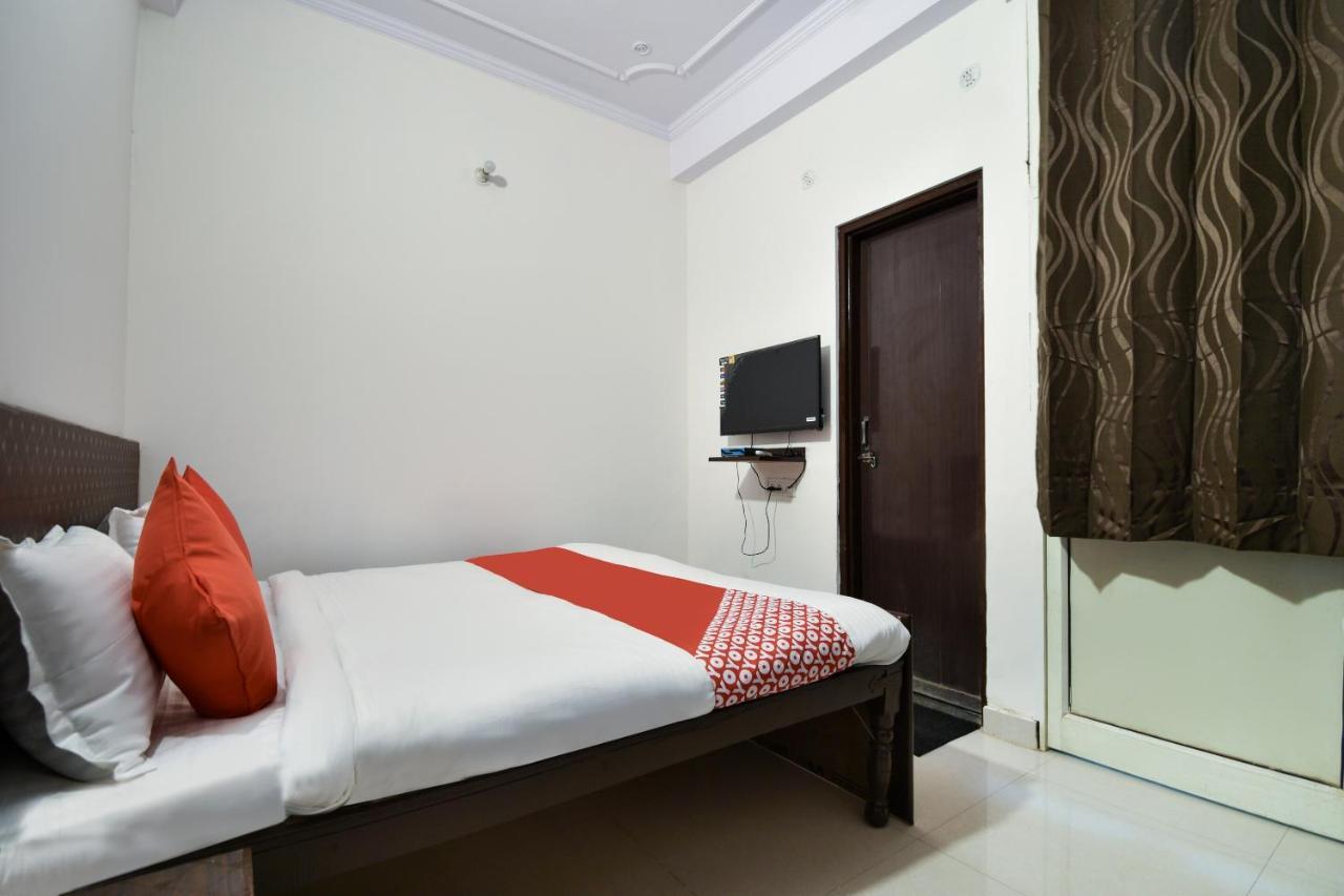 Hotel O Rj 21-18 3*
