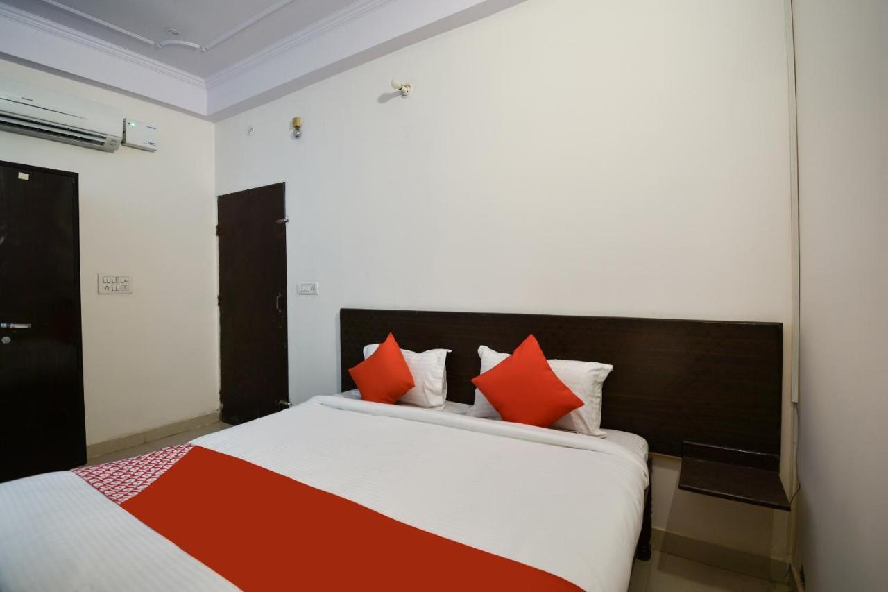 Hotel O Rj 21-18 3*