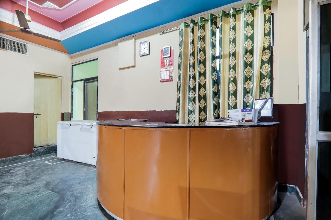 Oyo Flagship 66940 New Delhi Grand