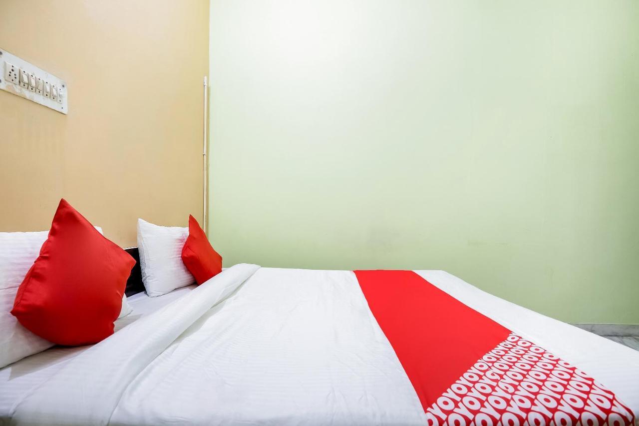 Oyo Flagship 66940 New Delhi Grand 3*