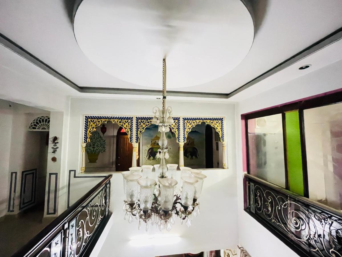 Shri Vilas Hotel