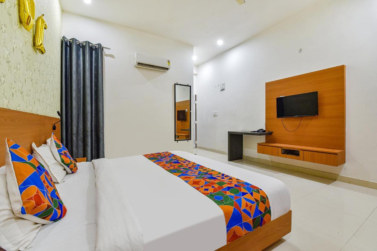 Fabhotel Alexa Hotel