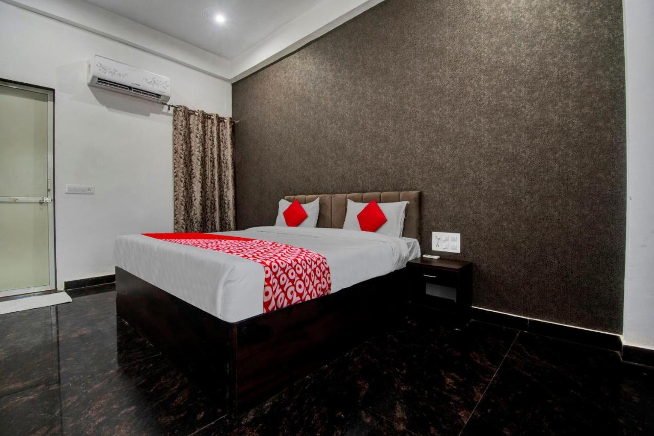 Oyo Flagship Rajshree Hotel